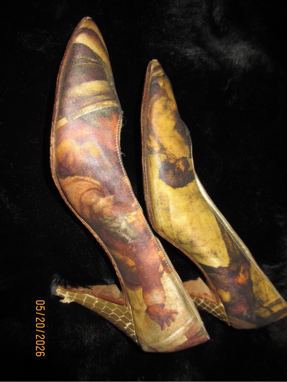 Claudio Merazzi INCREDIBLE vintage mural kitten heels